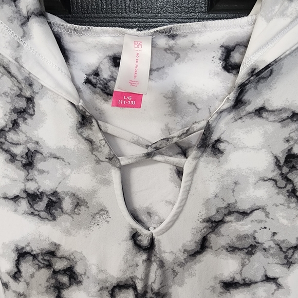 NO BOUNDRIES LIKE NEW TOP SIZE LARGE - Picture 3 of 7